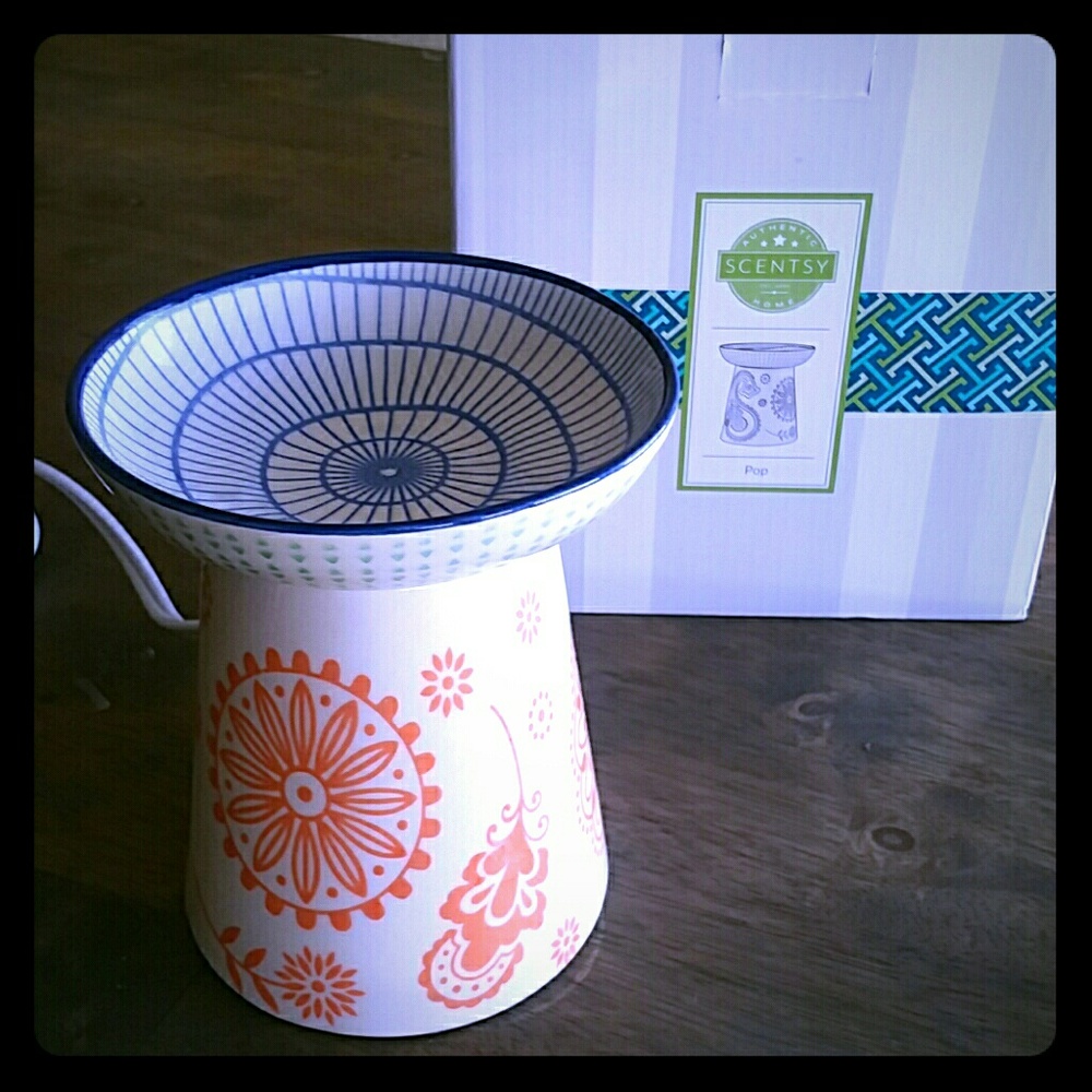 Pop Scentsy warmer